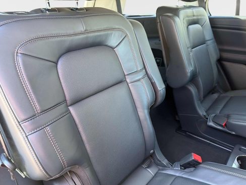 Used 2025 Lincoln Aviator Reserve w/ Equipment Group 201A AWD/4WD image 29