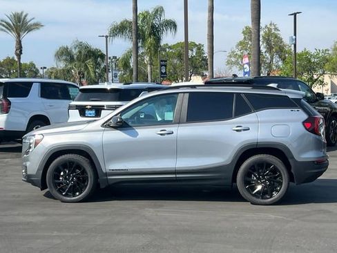 Used 2023 GMC Terrain SLE w/ Elevation Edition image 7