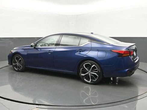 Used 2023 Nissan Altima 2.5 SR image 3