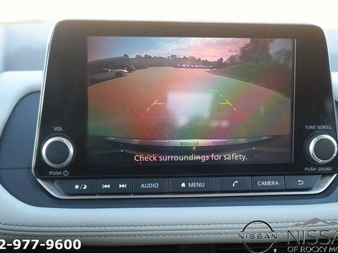 Used 2023 Nissan Rogue SV w/ SV Premium B Package image 25