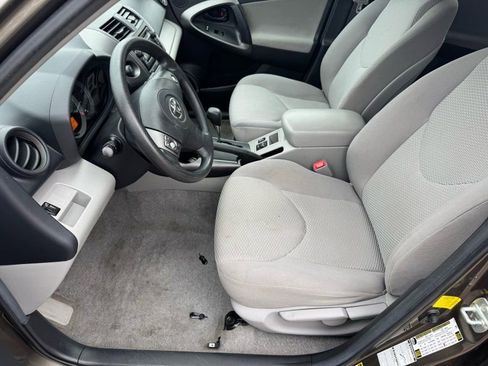 Used 2012 Toyota RAV4 4WD w/ Upgrade Value Pkg image 9