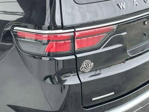 Used 2022 Jeep Wagoneer Series III w/ Flexible Seating Group image 10