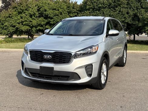 Used 2020 Kia Sorento L FWD image 3