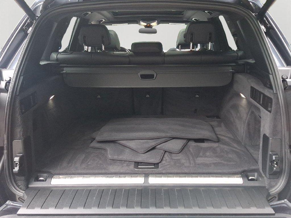 Used 2021 BMW X5 xDrive45e w/ Parking Assistance Package AWD/4WD image 29