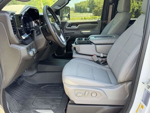 Used 2025 GMC Sierra 2500 SLE w/ SLE Value Package; AWD/4WD image 20