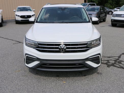 Used 2022 Volkswagen Tiguan SE AWD/4WD image 11