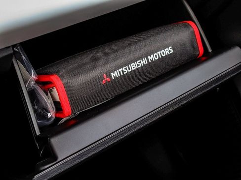 New 2025 Mitsubishi Outlander SEL image 19