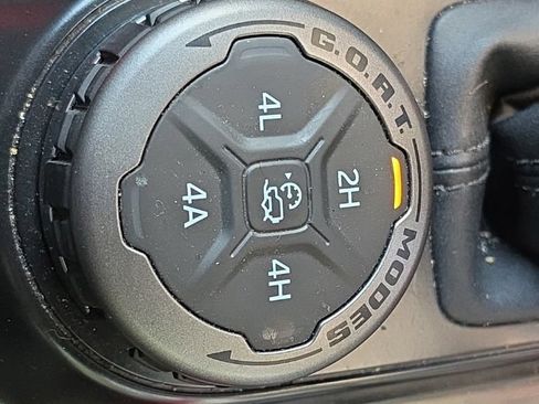 Used 2024 Ford Bronco Big Bend w/ Sasquatch Package AWD/4WD image 12