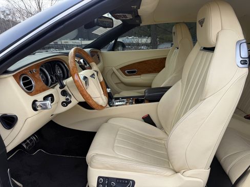 Used 2014 Bentley Continental GT image 32