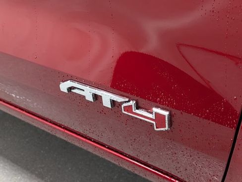 Used 2024 GMC Canyon AT4 w/ AT4 Premium Package AWD/4WD image 3
