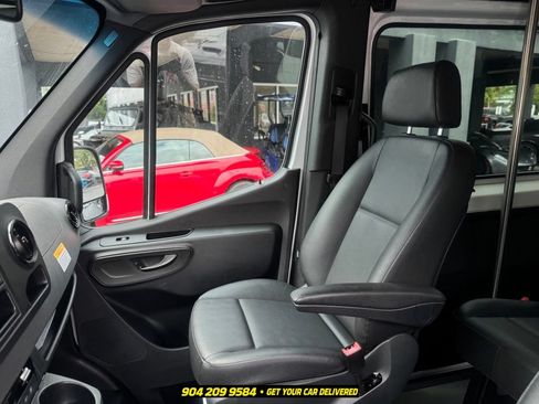 Used 2021 Mercedes-Benz Sprinter 2500 image 17