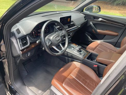 Used 2019 Audi Q5 2.0T Premium Plus w/ Premium Plus Package AWD/4WD image 11