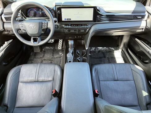 Used 2025 Toyota Camry XSE w/ Premium Package image 9