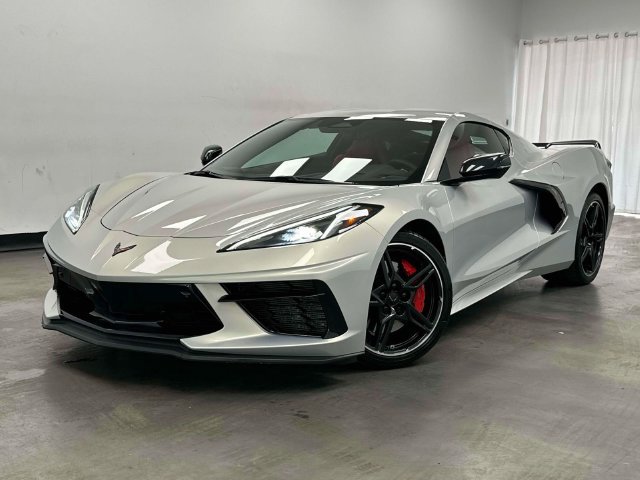 Used 2024 Chevrolet Corvette Stingray Preferred Cpe w/ Z51 Performance Package RWD image 2