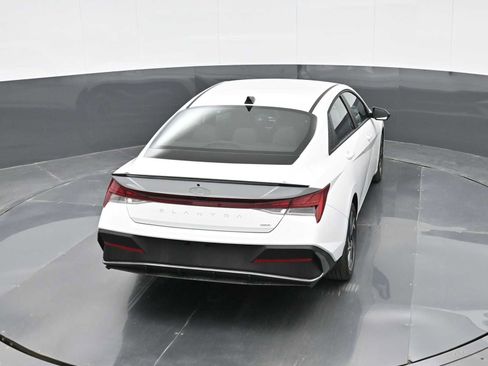 Certified 2025 Hyundai Elantra SEL FWD image 26