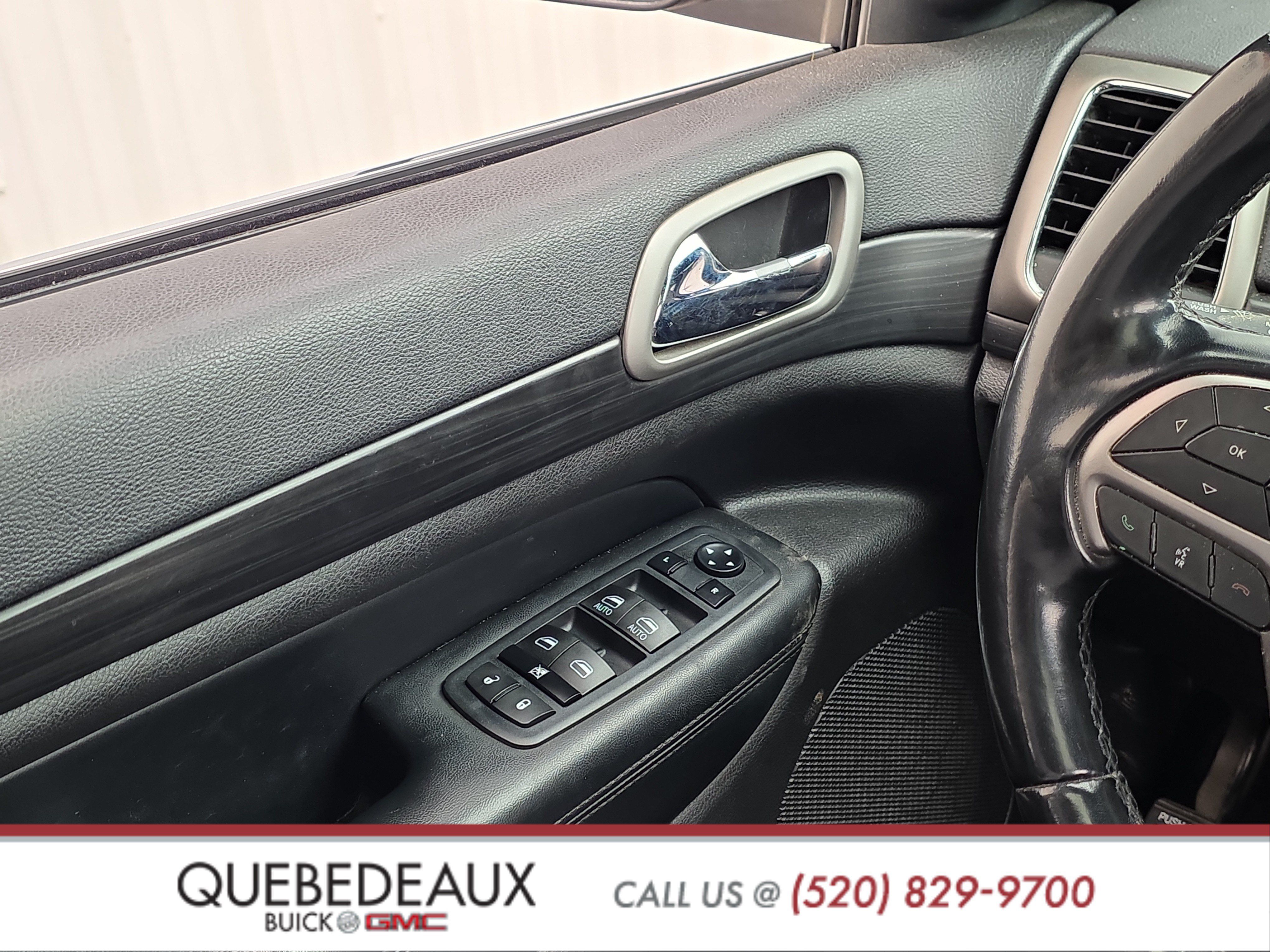 Used 2021 Jeep Grand Cherokee Laredo RWD image 38