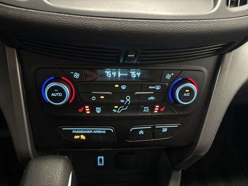 Used 2018 Ford Escape SE w/ SE SYNC Package image 38