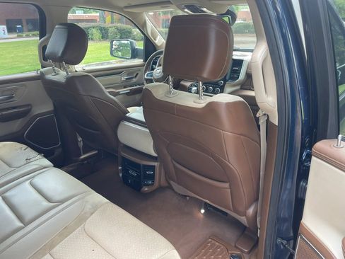 Used 2019 RAM 1500 Laramie AWD/4WD image 16