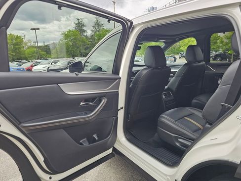 Used 2024 MAZDA CX-90 Plug-In Hybrid w/ Premium Plus image 19