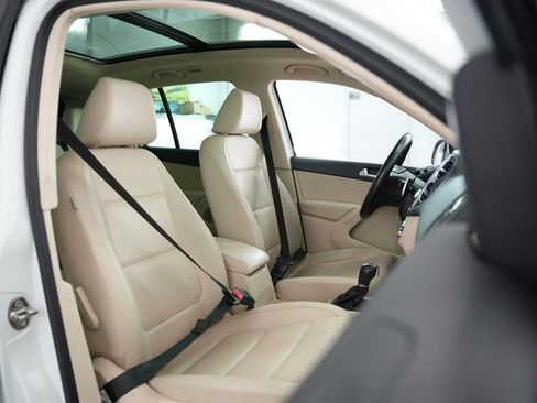 Used 2015 Volkswagen Tiguan SEL image 52