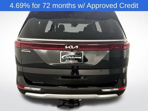 Used 2024 Kia Carnival EX image 7