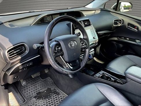 Used 2020 Toyota Prius XLE AWD/4WD image 17