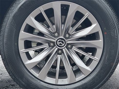 Used 2024 MAZDA CX-90 3.3 Turbo w/ Preferred Package image 17