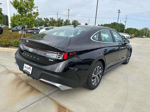 New 2026 Hyundai Sonata Blue FWD image 9