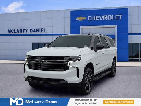 Used 2021 Chevrolet Suburban RST AWD/4WD image 2