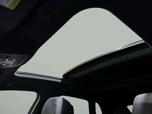 Used 2024 Audi Q3 2.0T Premium image 16