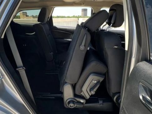 Used 2017 Dodge Journey SE w/ Flexible Seating Group image 23