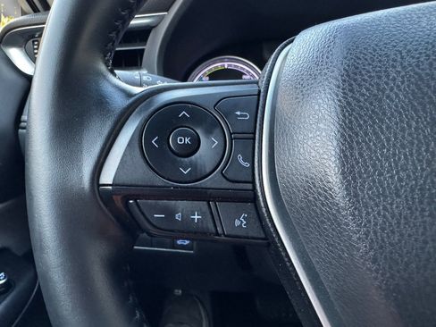 Used 2021 Toyota Venza LE image 23