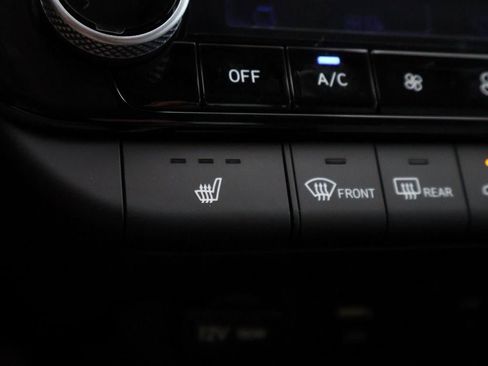 New 2025 Hyundai Elantra Limited image 38