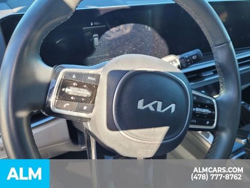 Used 2025 Kia Sorento S w/ Panoramic Sunroof Package FWD image 16