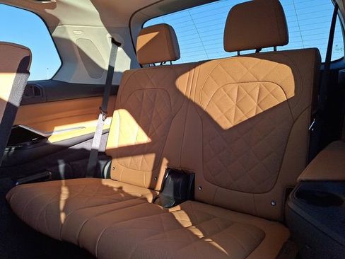 Certified 2025 BMW X7 xDrive40i w/ Premium Package image 11