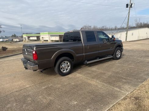 Used 2015 Ford F250 Lariat w/ Lariat Ultimate Package image 12