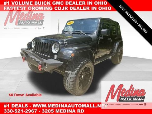 Used 2017 Jeep Wrangler Unlimited Sahara w/ Connectivity Group AWD/4WD image 1