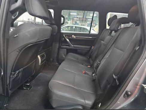 Used 2023 Lexus GX 460 Premium w/ Premium Plus Package image 6