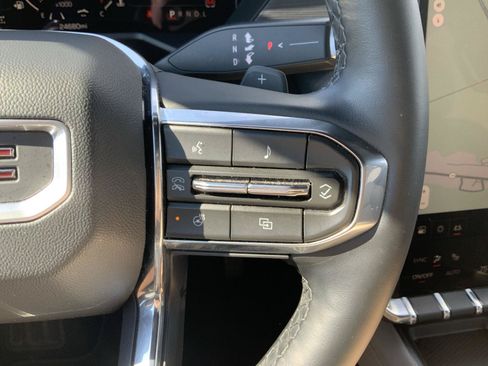 Used 2026 GMC Acadia Elevation w/ Elevation Premium Package AWD/4WD image 30