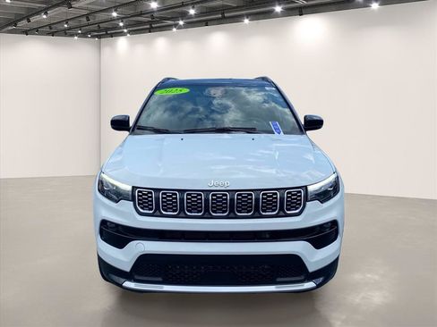 Used 2025 Jeep Compass Limited w/ Elite Group AWD/4WD image 2
