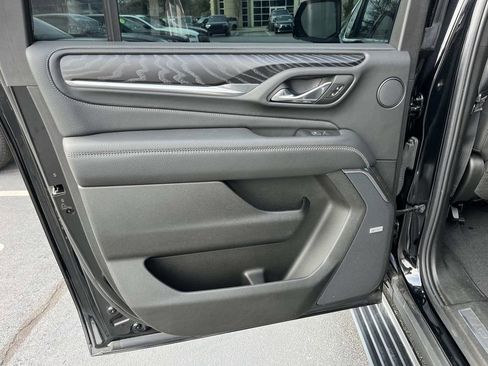 Used 2023 GMC Yukon XL Denali w/ Denali Reserve Package image 19