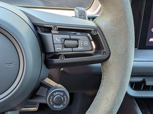 Certified 2025 Porsche Cayenne GTS AWD/4WD image 10