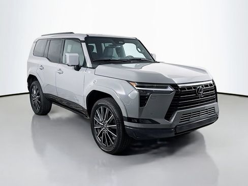 Used 2024 Lexus GX 550 w/ Accessory Package (2T) AWD/4WD image 3