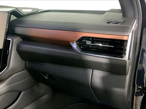 Used 2025 GMC Yukon Denali AWD/4WD image 15