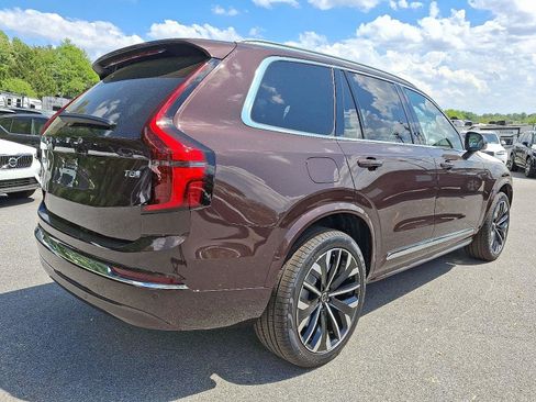 New 2025 Volvo XC90 T8 Core image 4