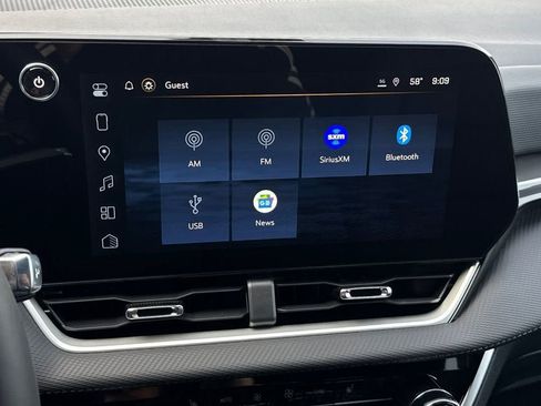 New 2026 Chevrolet Equinox LT w/ Convenience Package II image 17