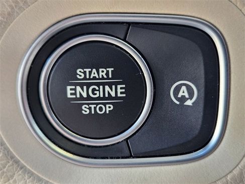 Certified 2022 Mercedes-Benz GLS 450 4MATIC image 30