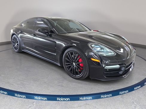Used 2020 Porsche Panamera GTS image 4