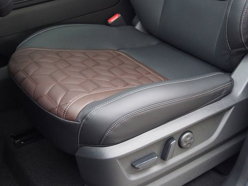 New 2026 Nissan Armada Platinum image 18