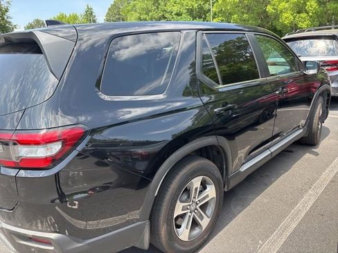 Used 2024 Honda Pilot EX-L image 4